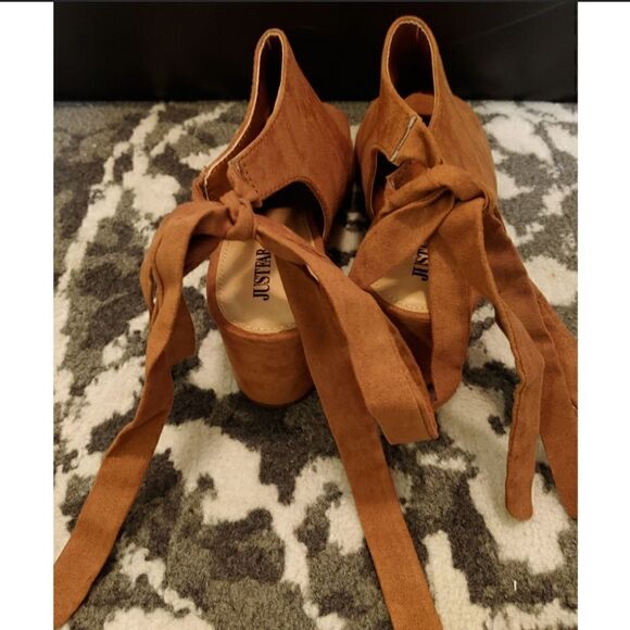 Women's Peep Toe Tie Back Shoe in size 8.5/9 EUC by JustFab - Picture 2 of 7